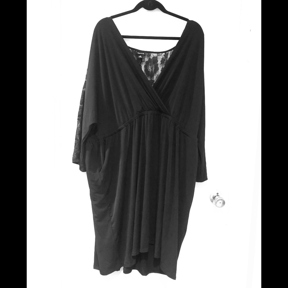 Torrid 5x black dress with lace back & sleeves